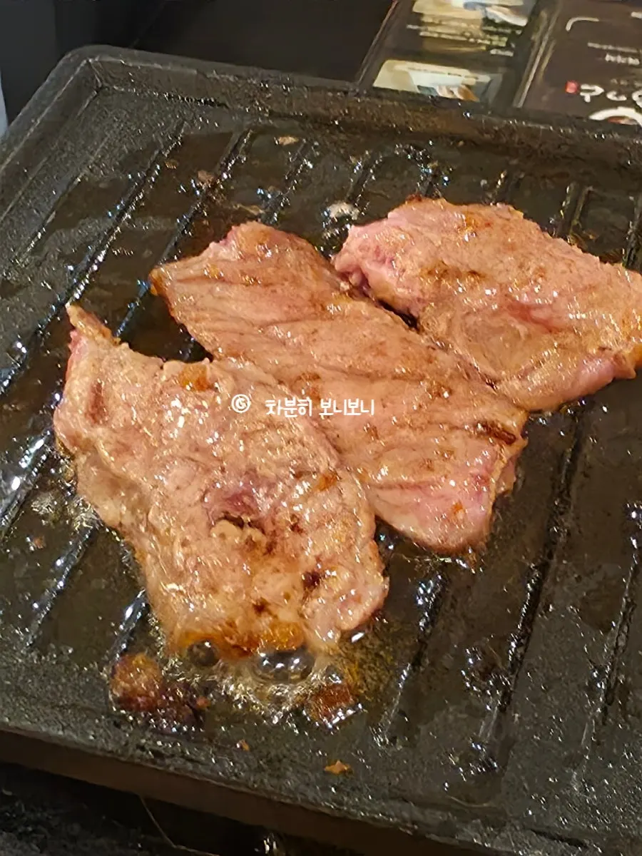 Beef striploin gyusteki grilling on the plate