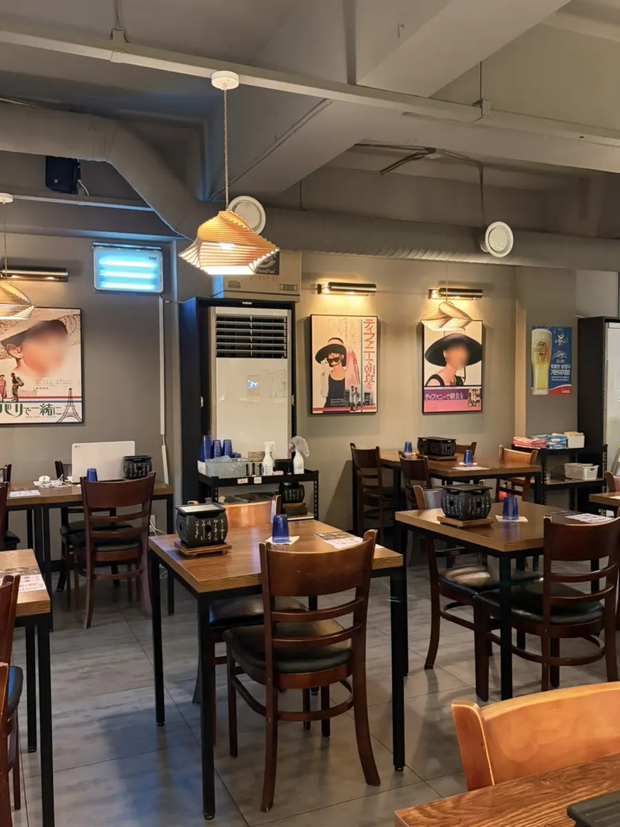 넓고 깔끔한 후라토식당 이수직영점 내부