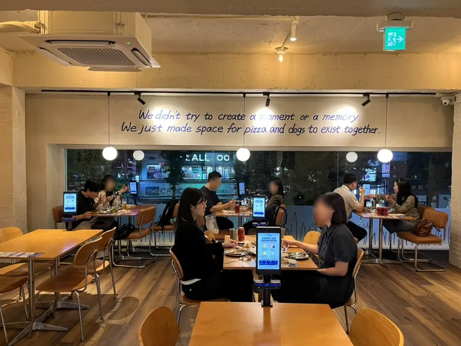 2nd floor seating at Pug Pizza House Sillim Branch