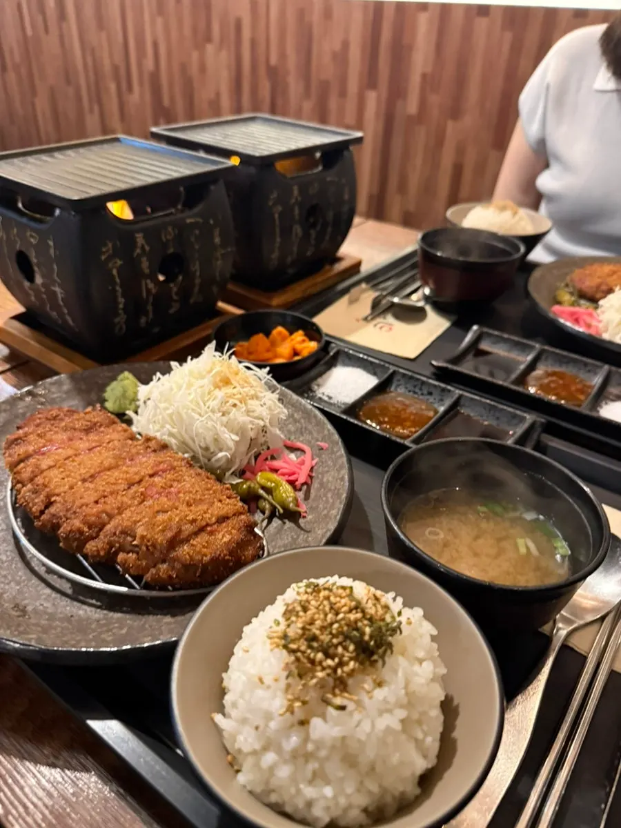 Table at Hurato Sikdang before ordering
