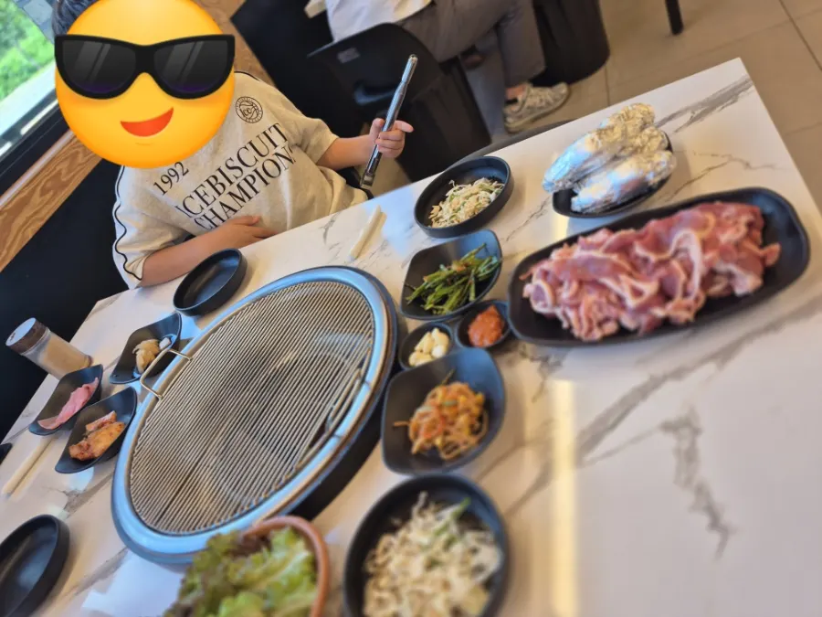 The ordered raw duck, amounting to two whole birds
