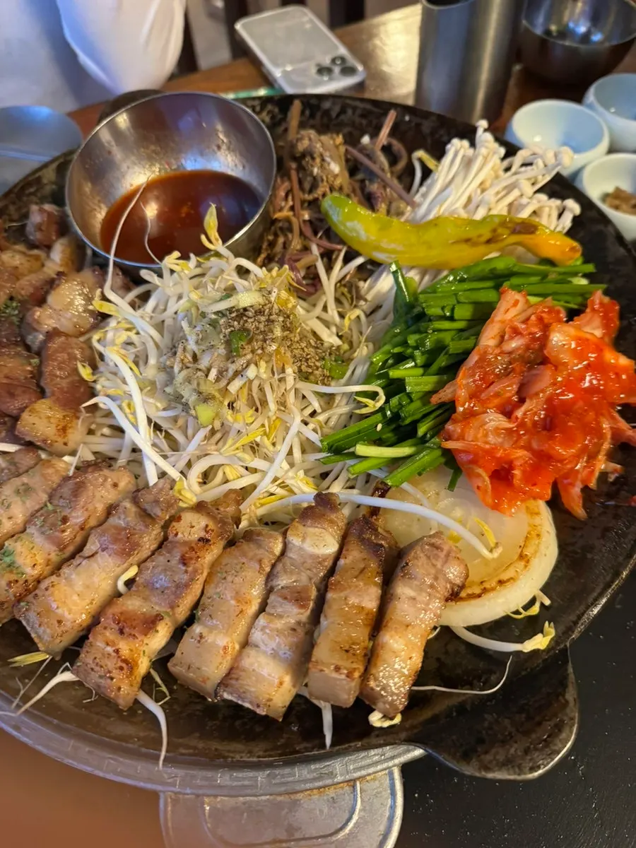 A plate of the rare-cut kkodeulsal