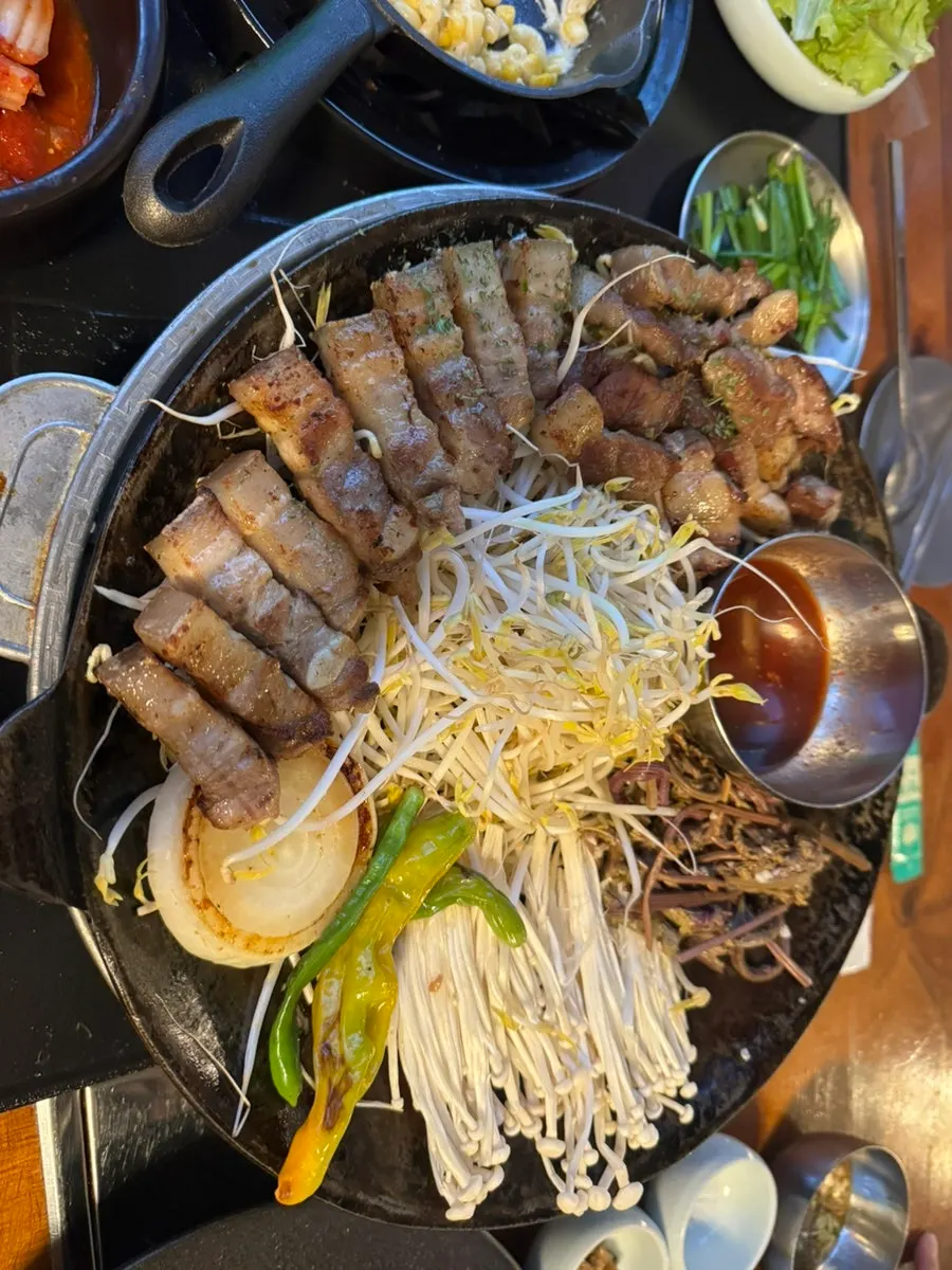 Kimchi-mari guksu, the finishing dish