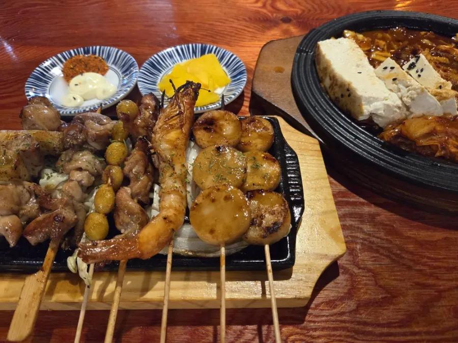 Late-evening drink spread at Apgujeong Sinpocha
