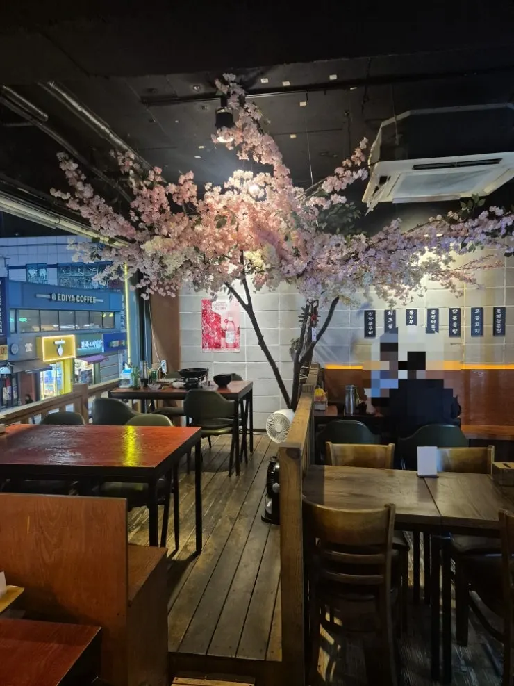 Interior of Apgujeong Sinpocha seen from a window seat