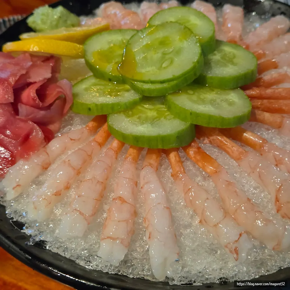 압구정신포차 단새우회 한 접시