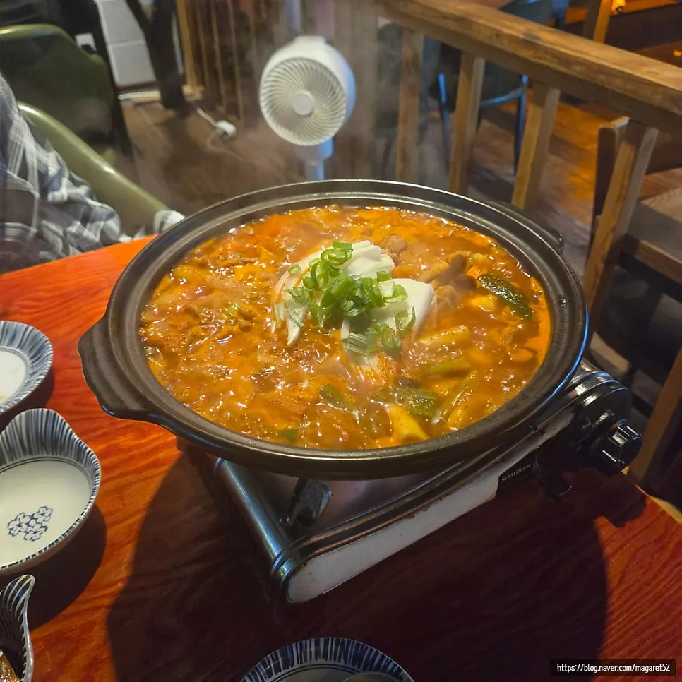 순살닭볶음탕 22,000원 한 냄비