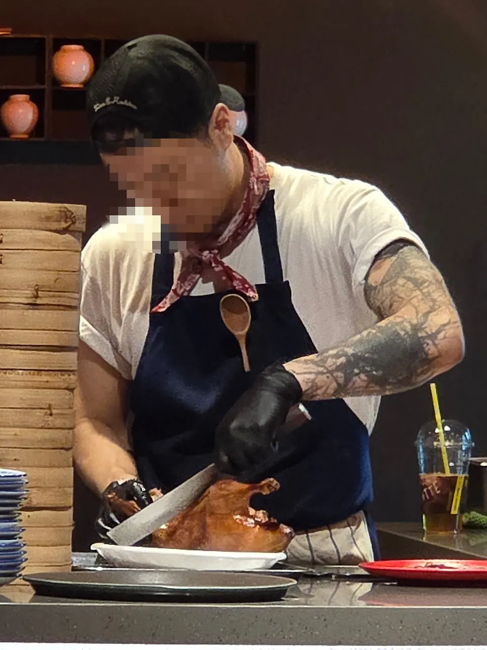 갱스덕 북경오리 라이브 카빙 장면
