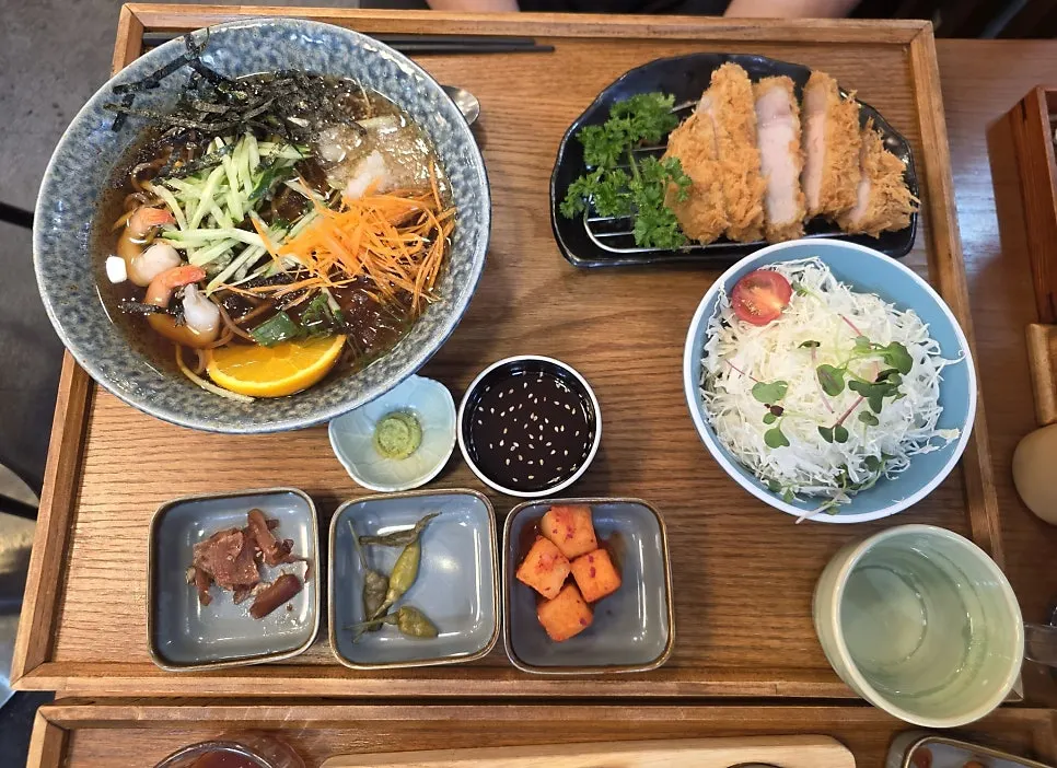Naengmomil hire set and tonkatsu order