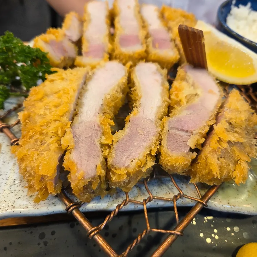Thick Riae tonkatsu