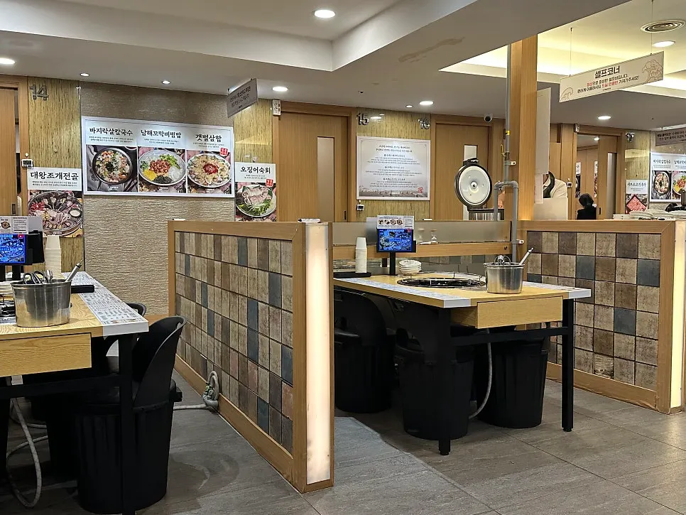 Bright, spacious restaurant interior with many tables