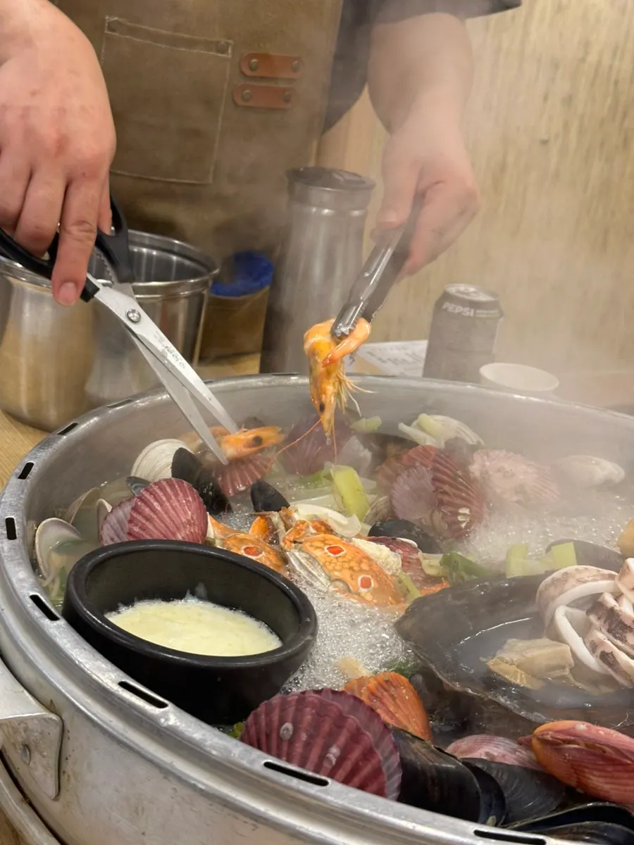 끓기 전 대왕조개전골 해물 구성