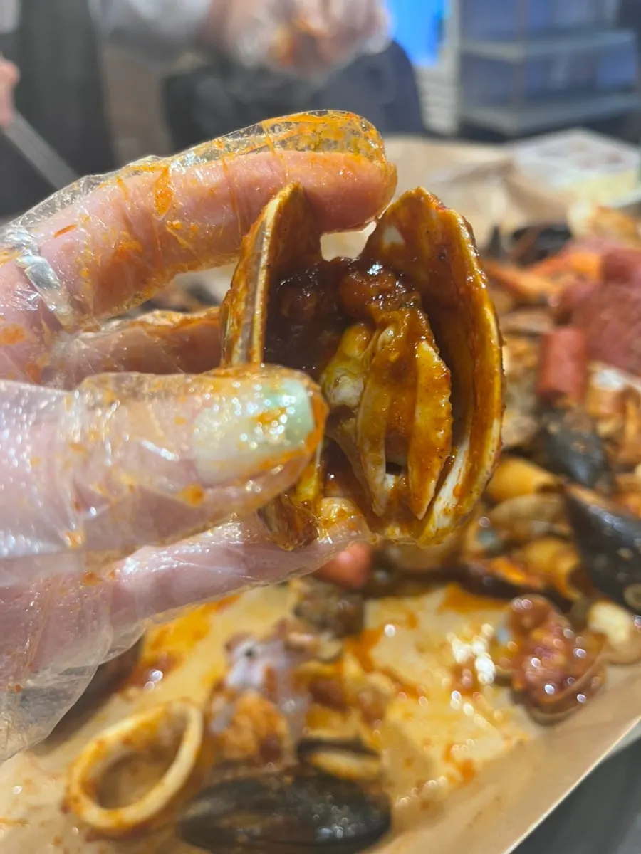 Seafood boiling small size, generous enough for two