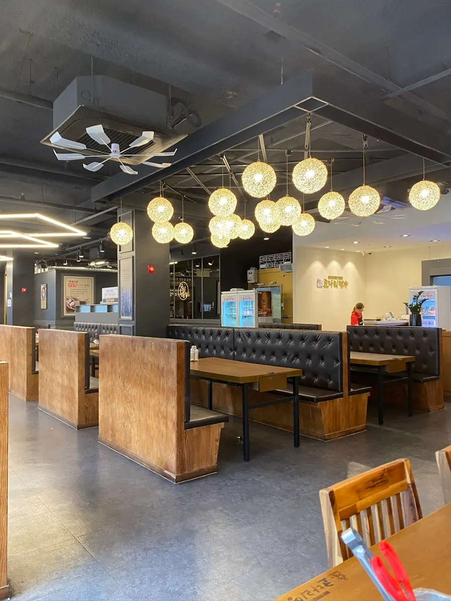 Indoor seating at Hangsangcharim Kodari Myeongga Ruwon City Branch