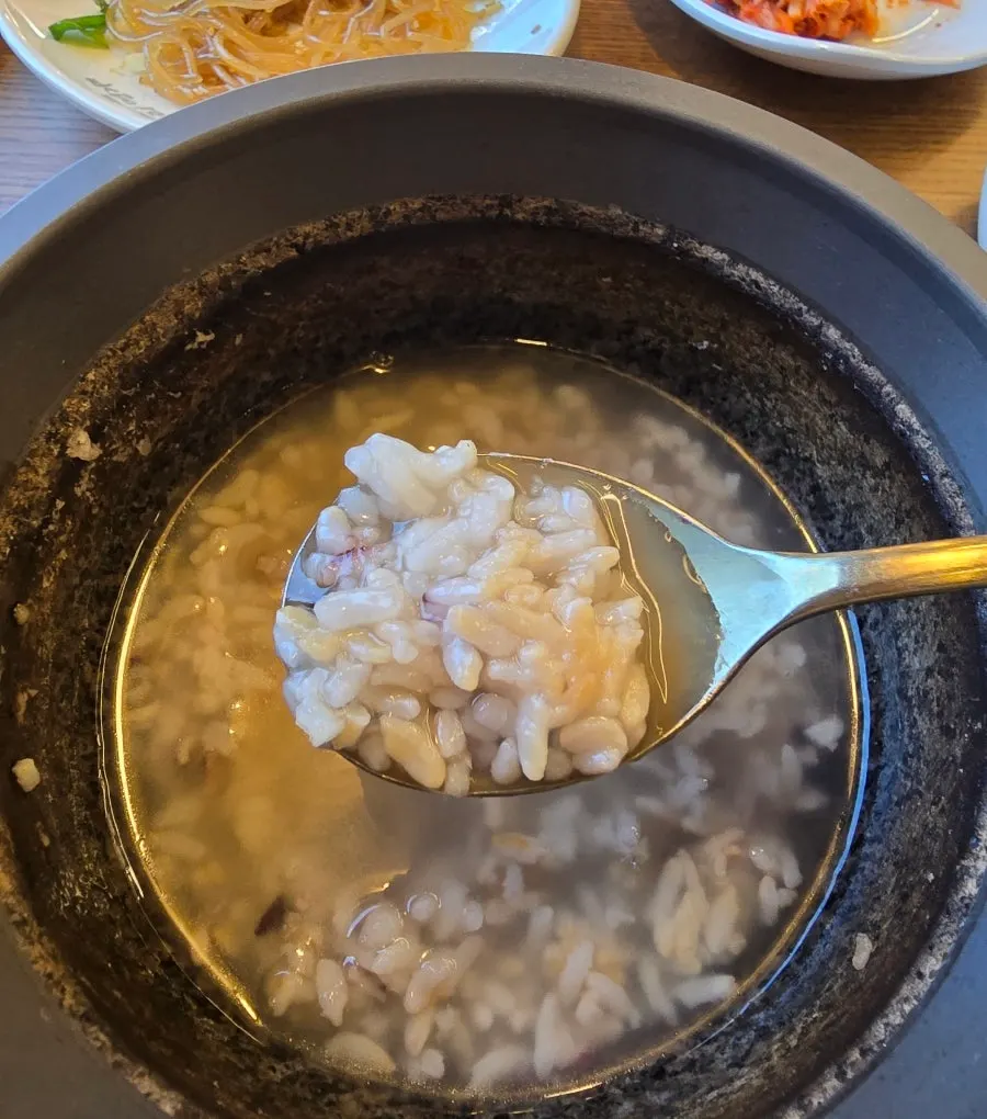 식사를 마친 코다리 한상차림 테이블