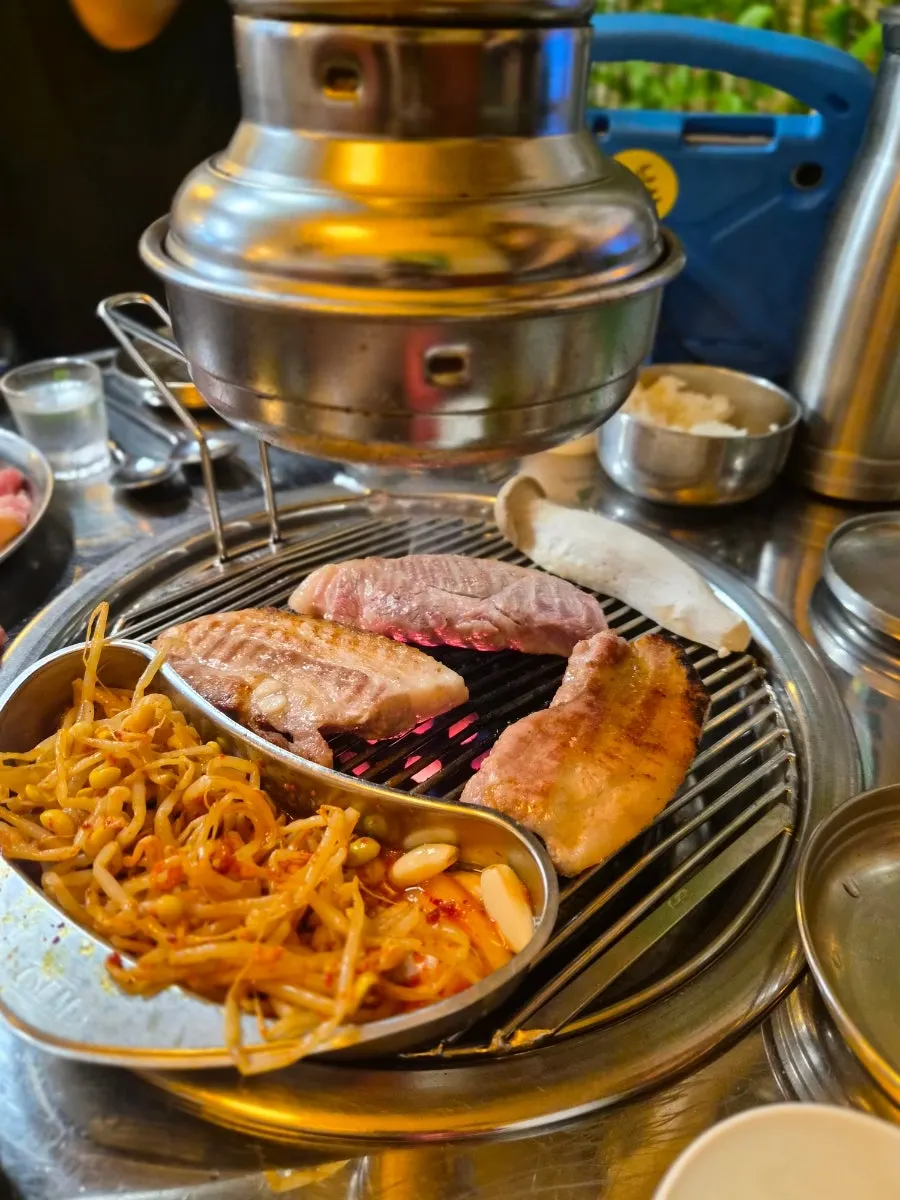 매콤새콤 양념의 비빔냉면