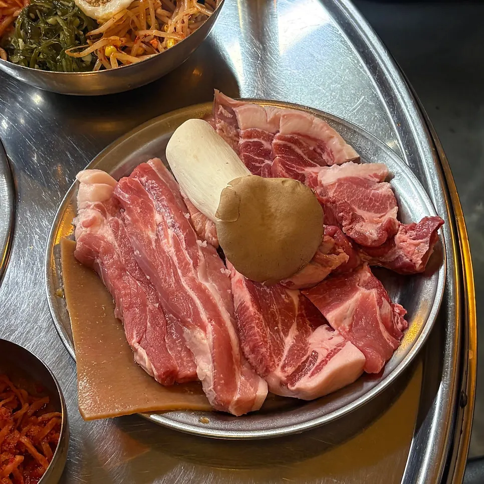 Pork geun with pork belly, pork neck, and more