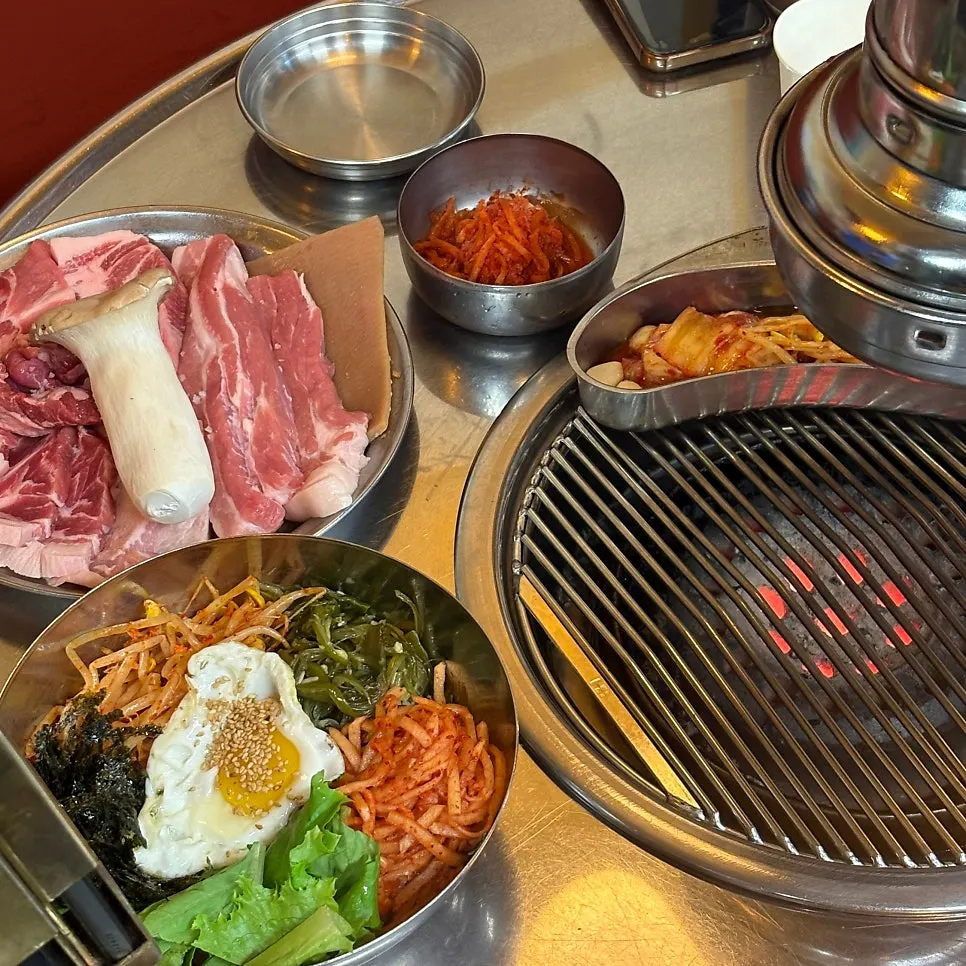 Pork geun platter and side dishes