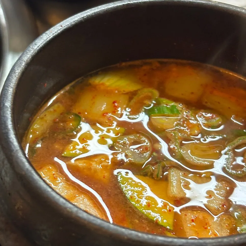 Doenjang-jjigae with tofu and vegetables