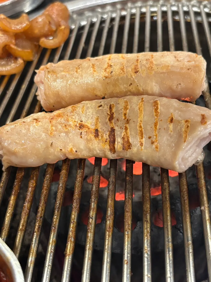 Makchang grilled crispy outside with dipping sauce