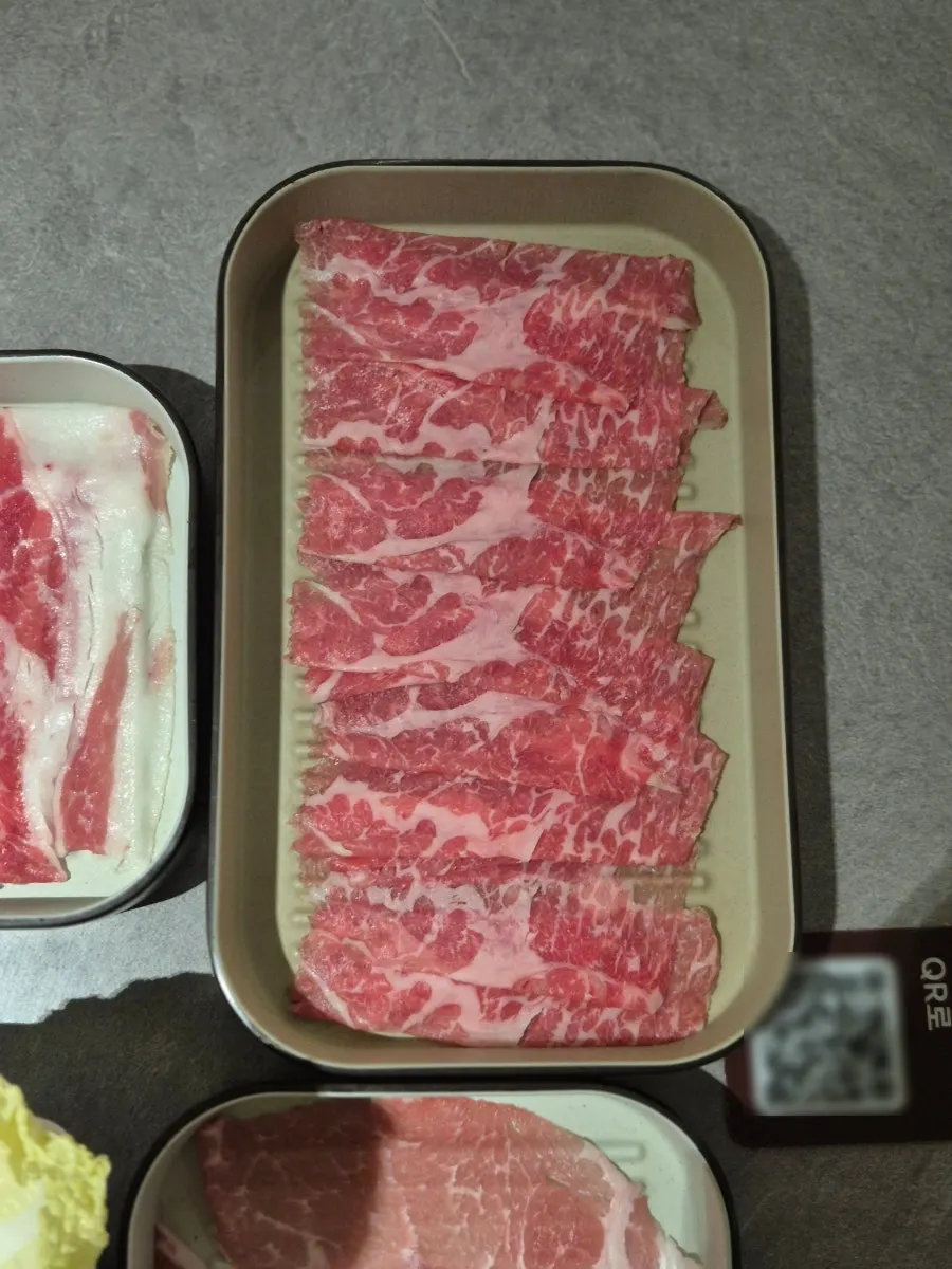 Split broth shabu-shabu and salad bar at Shabuway near Gajeong Station