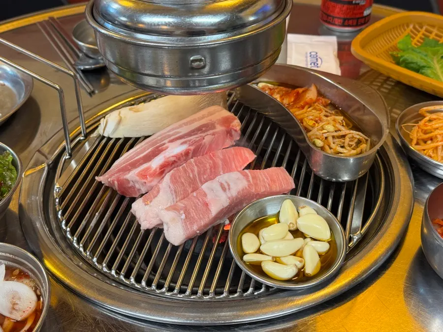 여러 종류로 주문한 고기 구성