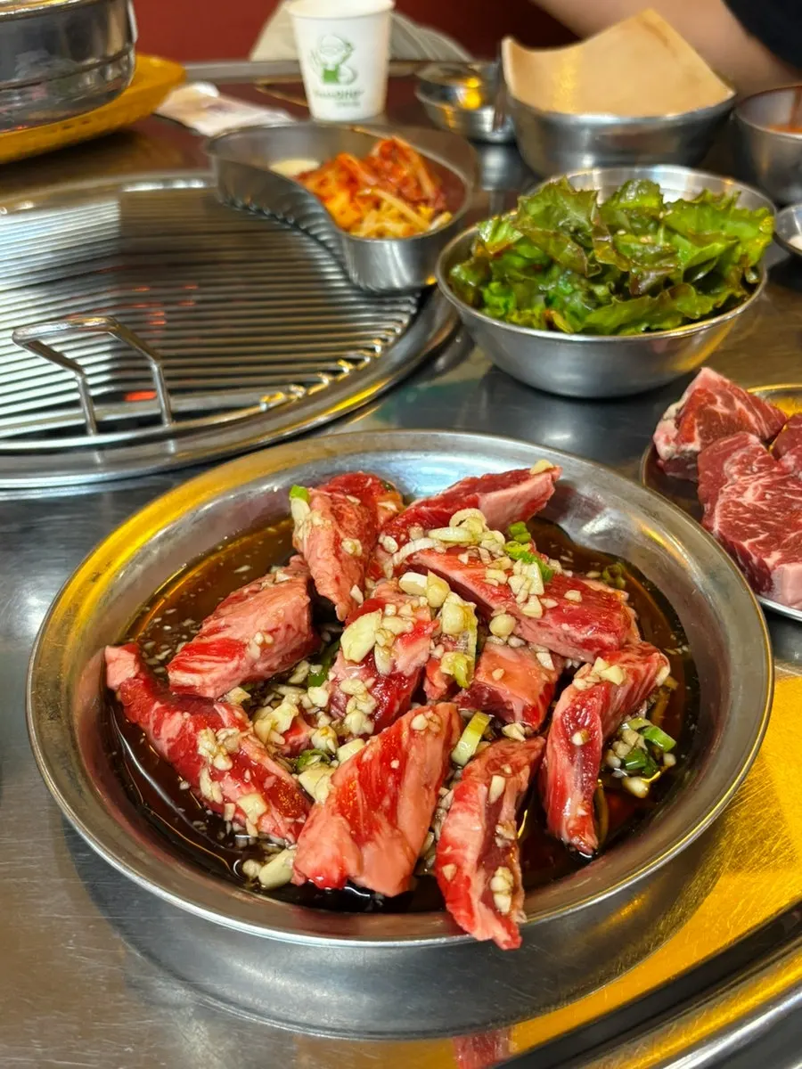 프라임 부채살과 양념 소갈비살