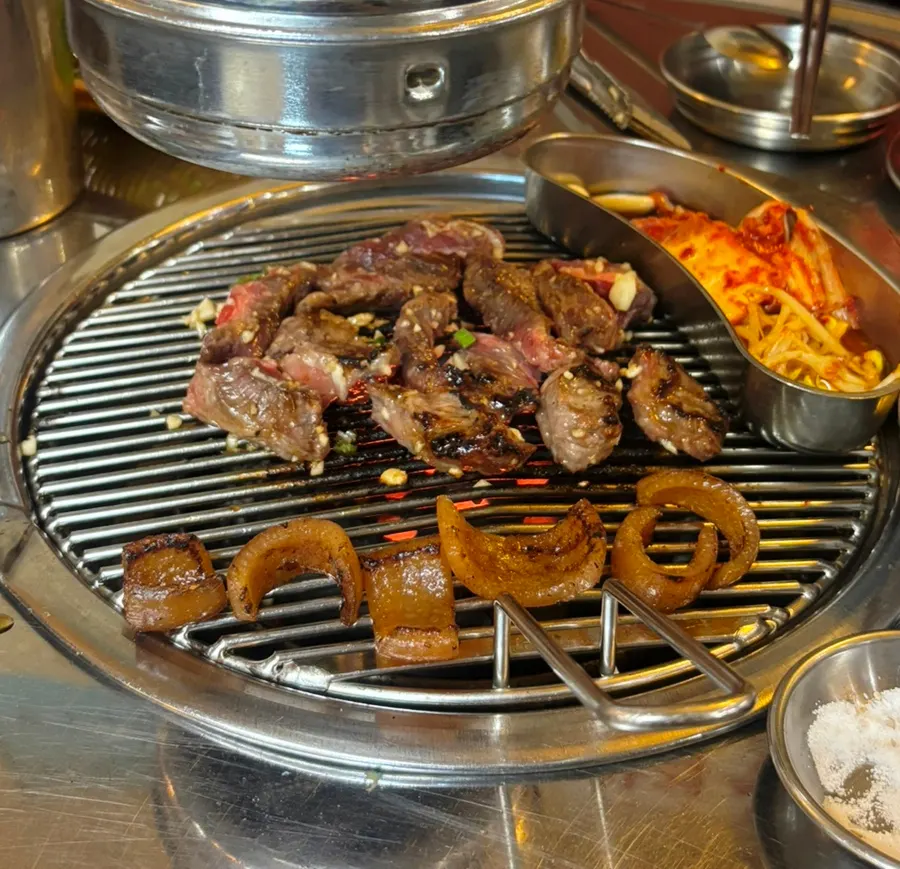 연탄불에 구운 돼지껍데기