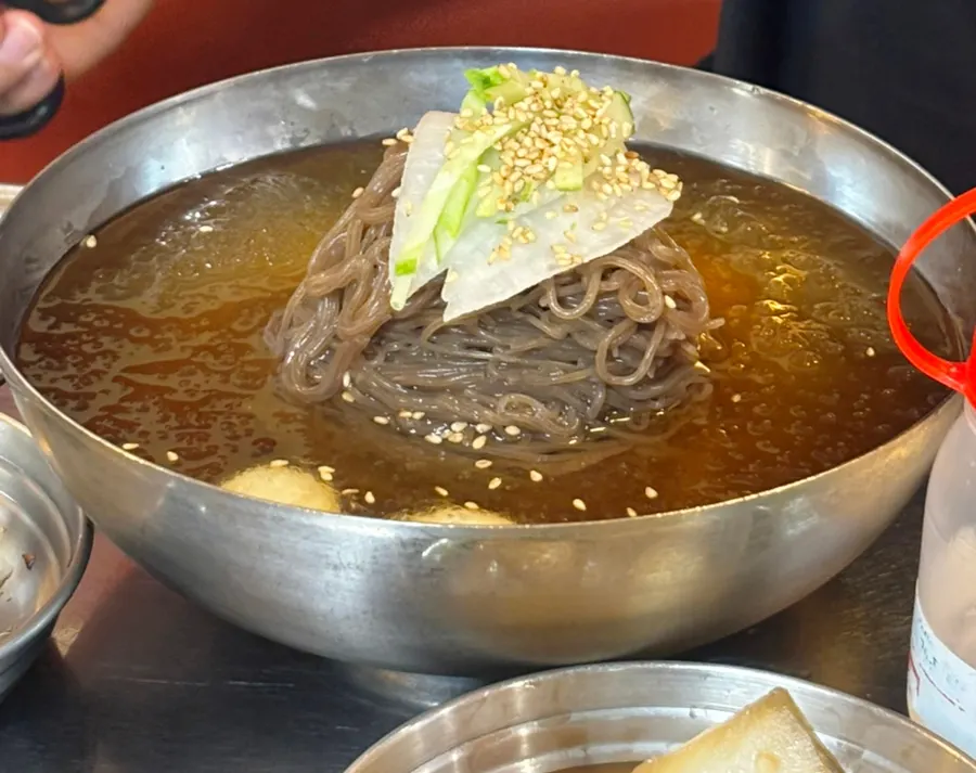 식사 마무리 냉면 메뉴