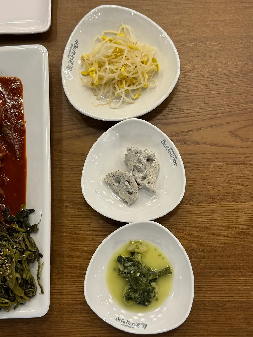 한상차림 코다리명가 기본 반찬 관련 모습