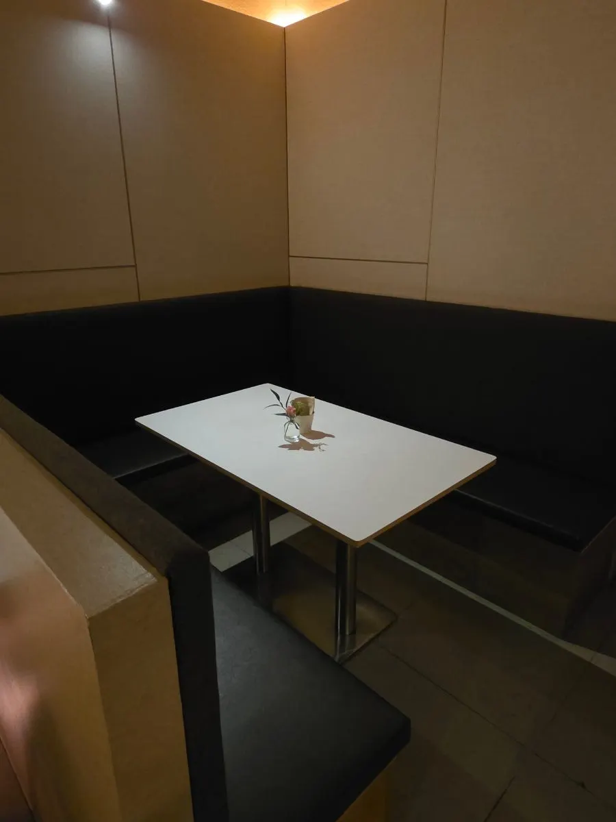 Tables for two and four at Gak Seoul