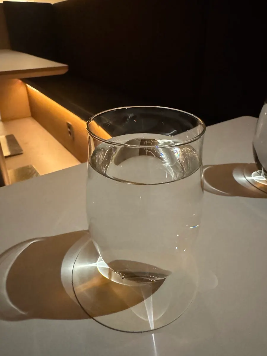 각 서울 기본 안주와 물잔