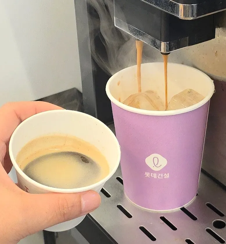Iced coffee made from the after-meal coffee machine