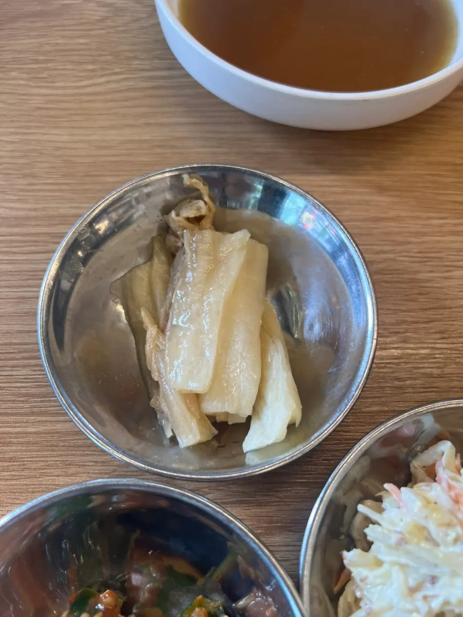 Spicy kimchi and other side dishes