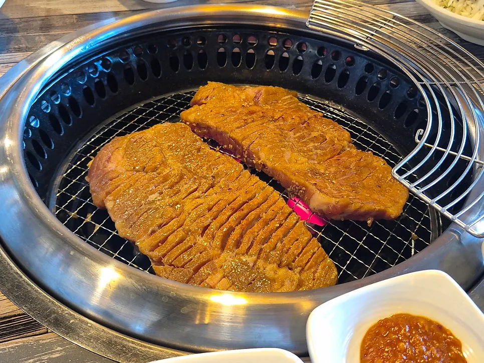 A 250g plate of seasoned pork ribs