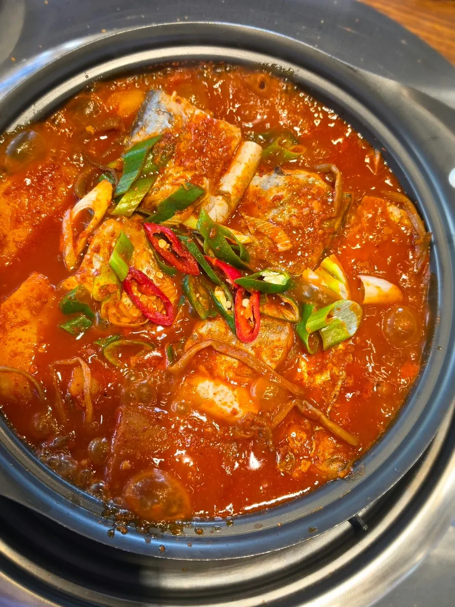 Jeolla-do style side dishes including green onion kimchi