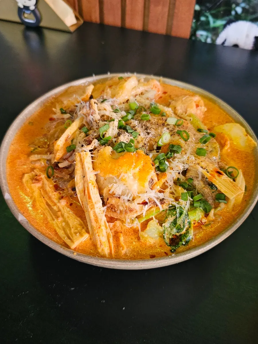 Mala xiang guo with rosé sauce