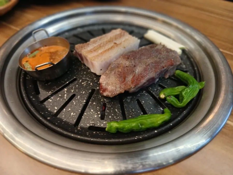 구워진 이베리코 꽃목살