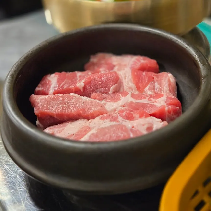 Plate of raw seolhwa kkodeulsal