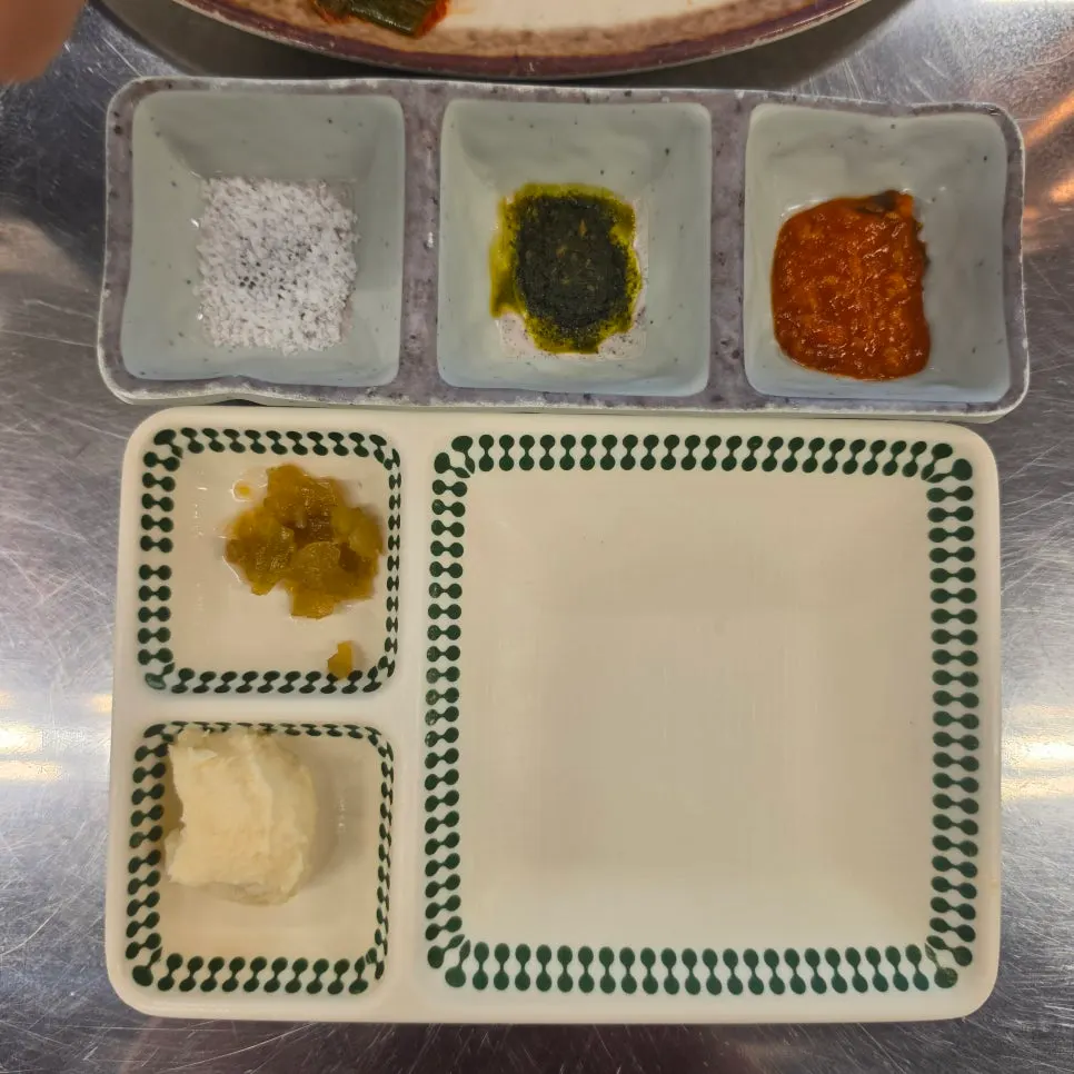 Jar-aged jujulli teukmoksal served in individual portions