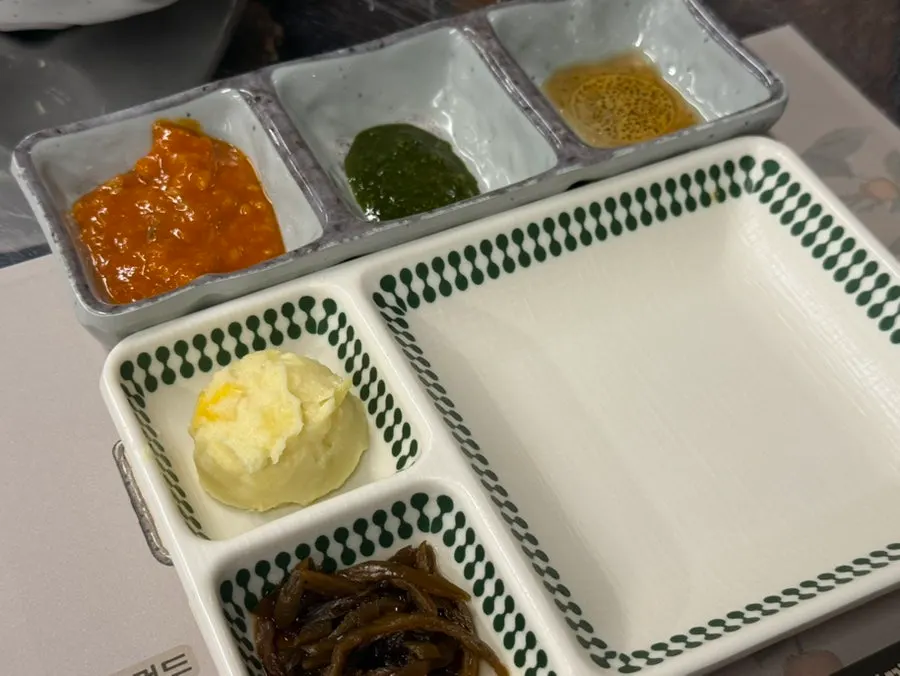 기본 찬으로 나온 김치류