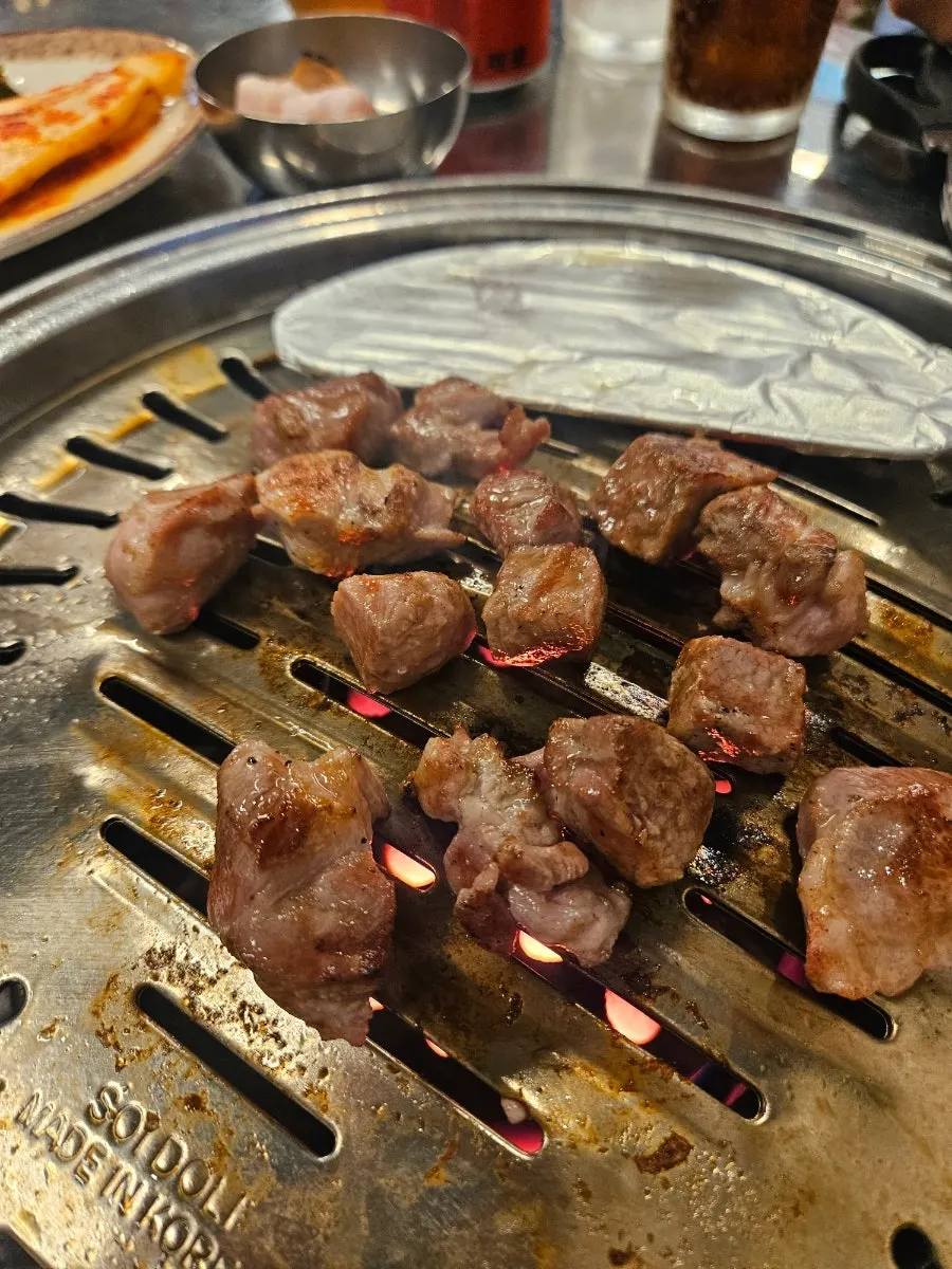 Juljuli teukmok-sal grilled evenly on all four sides