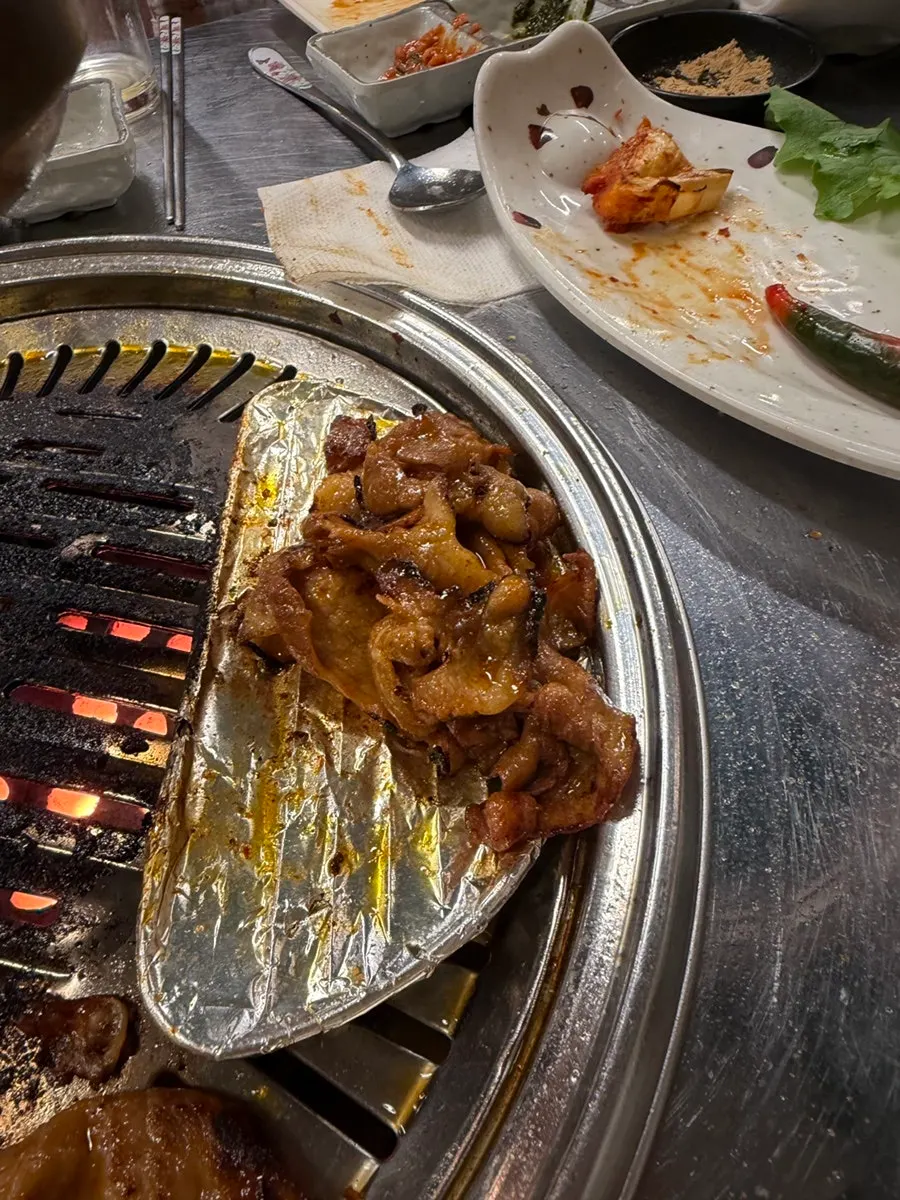 연탄불에 굽는 고추장 연탄불고기