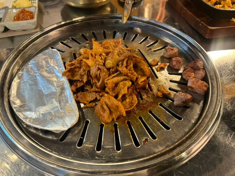 익어가는 고추장연탄불고기 클로즈업