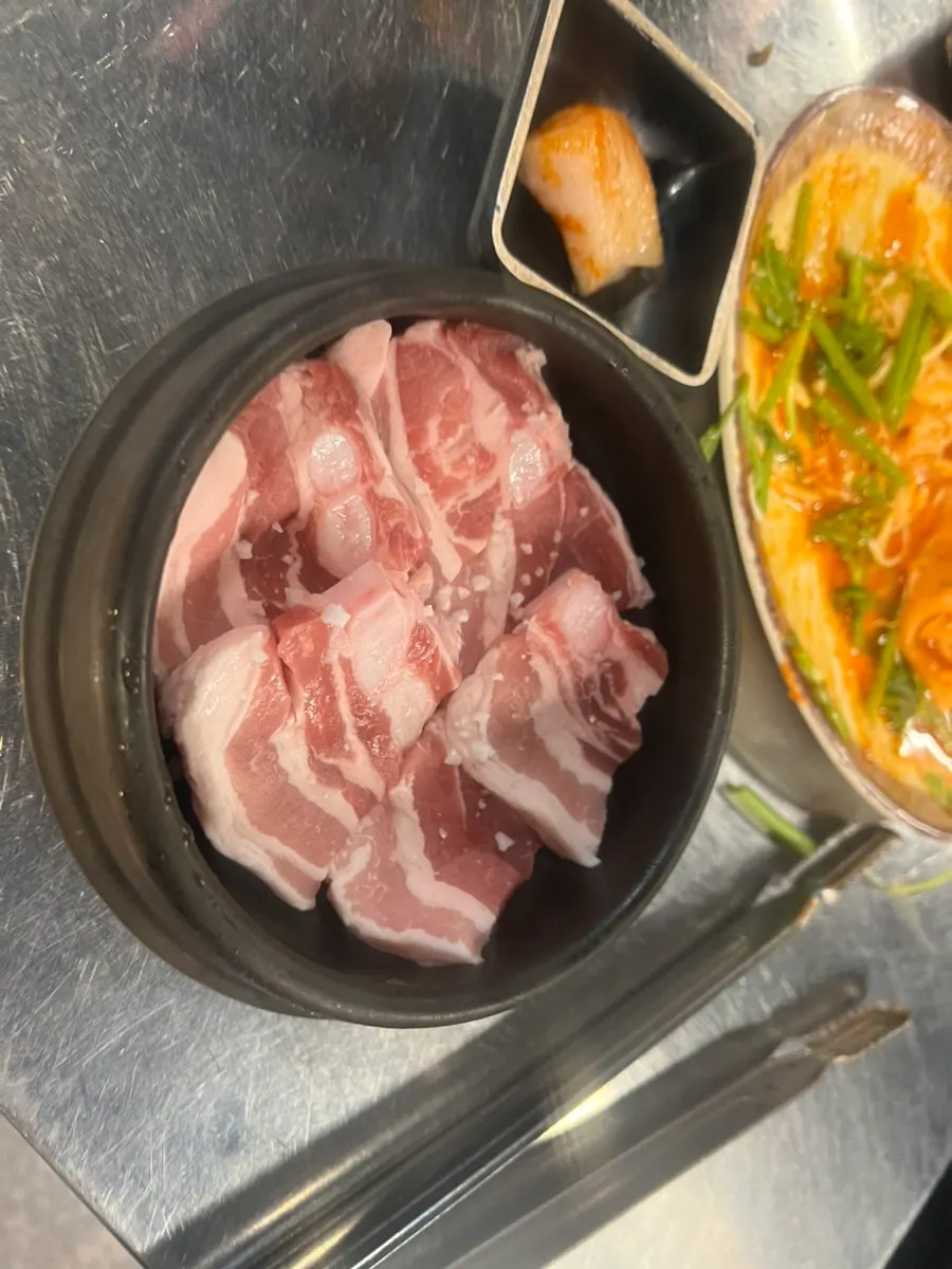 마무리로 주문한 깍뚝연탄볶음밥