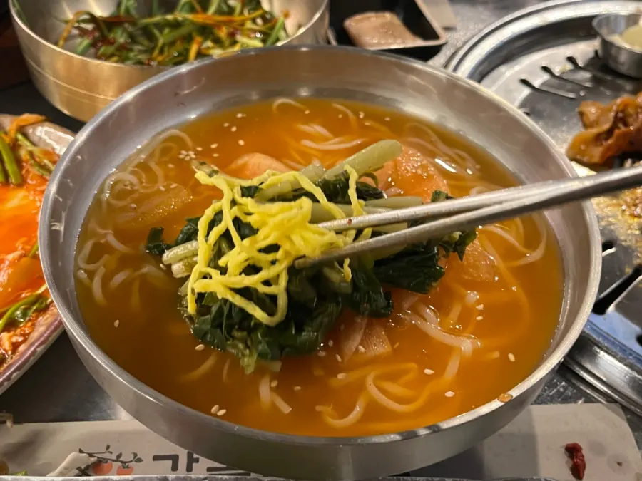 시원한 김치말이국수 한 그릇