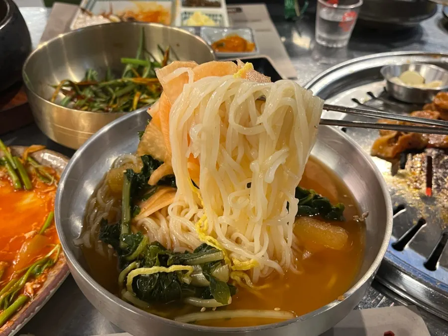 중면으로 만든 김치말이국수