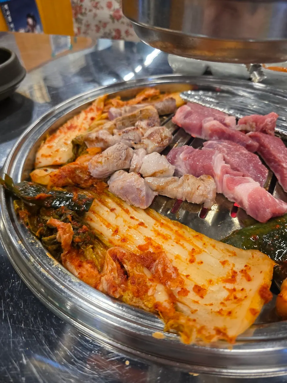 Golden-brown grilled special neck meat skewers