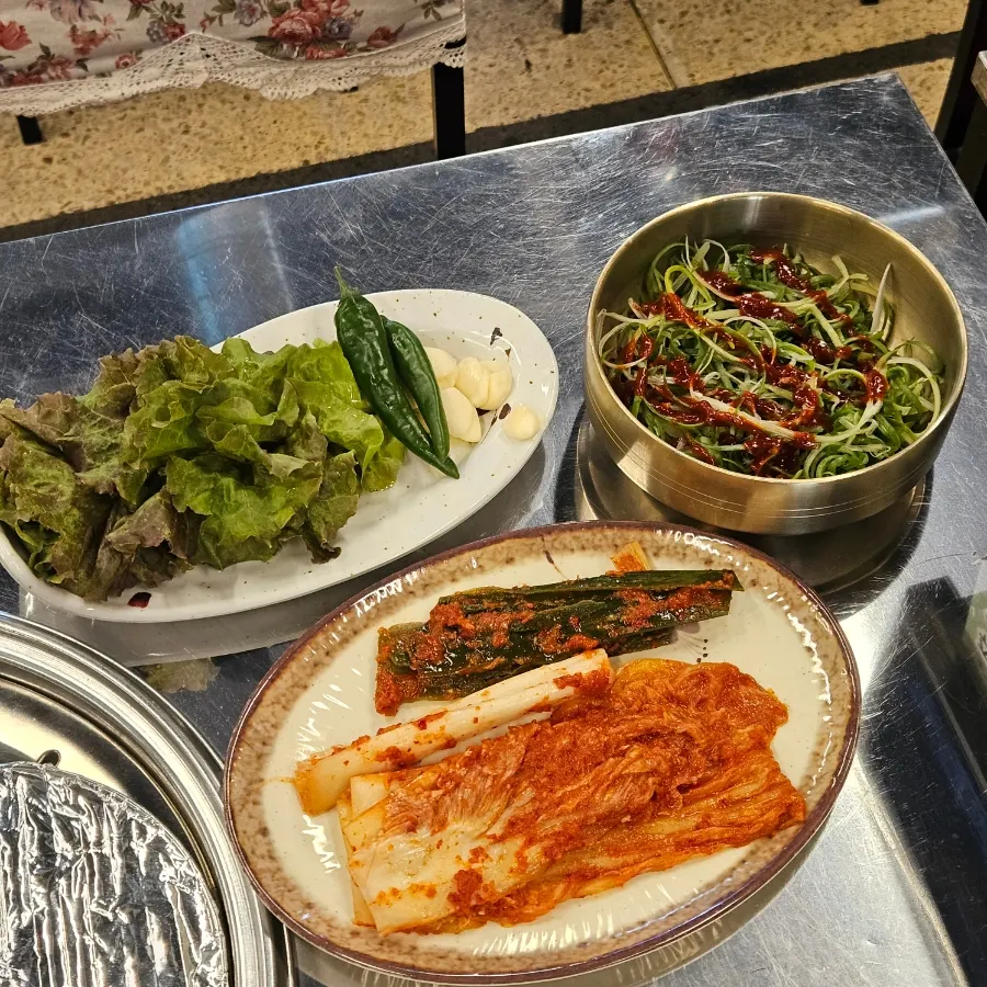 구워 먹을 김치와 파무침, 쌈 채소