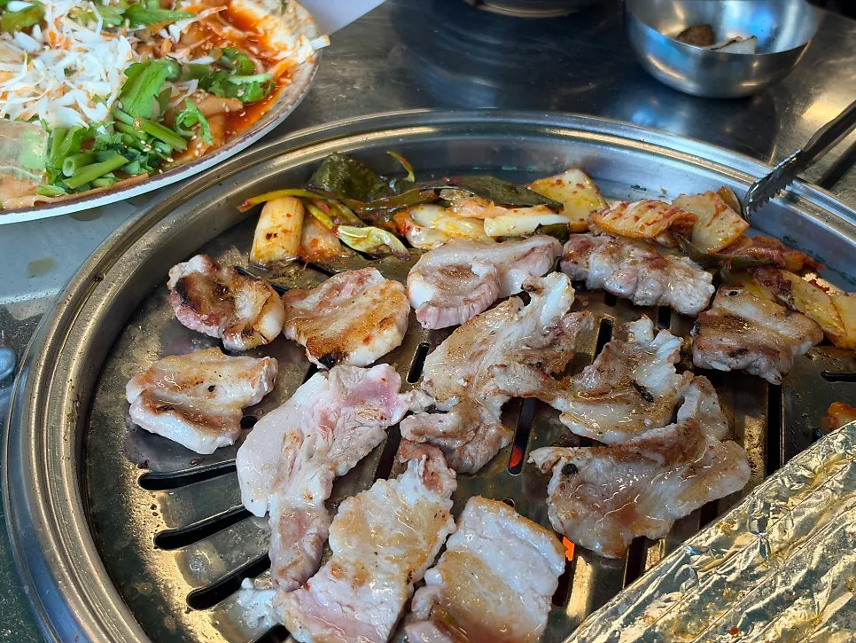 노릇하게 익어가는 목살